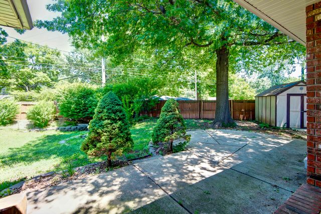2129 E Cherryvale Street, Springfield, MO 65804