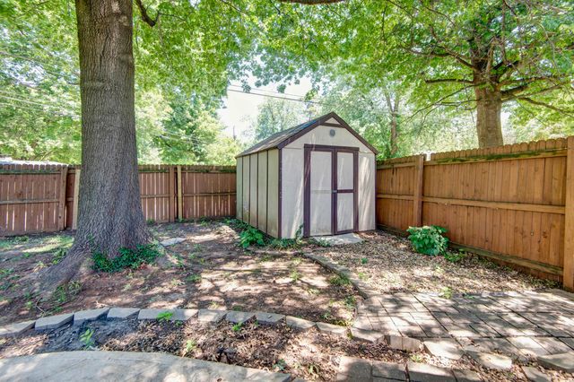 2129 E Cherryvale Street, Springfield, MO 65804