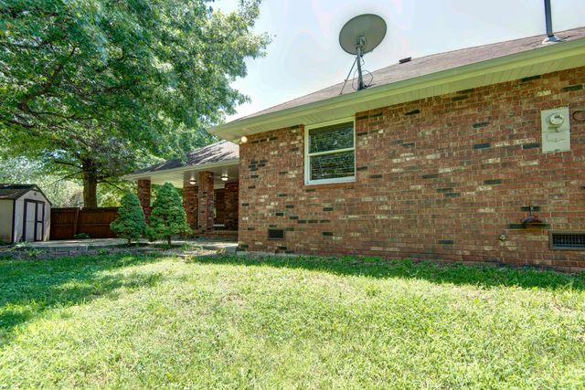 2129 E Cherryvale Street, Springfield, MO 65804