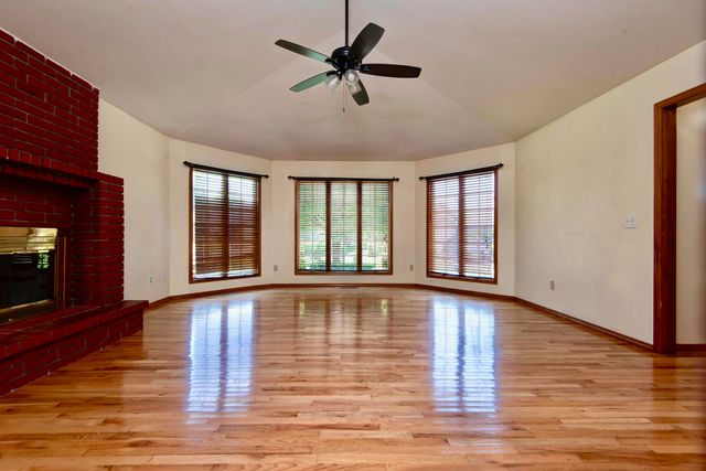 2129 E Cherryvale Street, Springfield, MO 65804