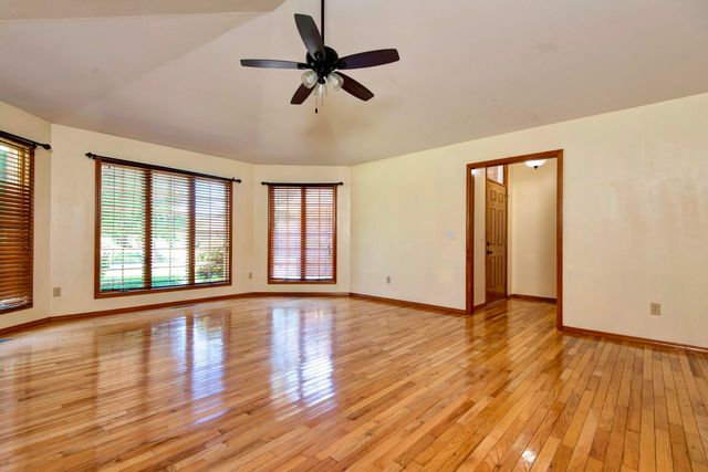 2129 E Cherryvale Street, Springfield, MO 65804