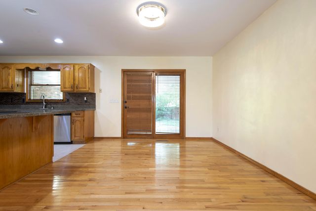 2129 E Cherryvale Street, Springfield, MO 65804