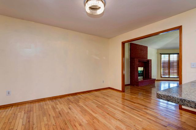 2129 E Cherryvale Street, Springfield, MO 65804