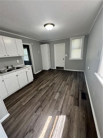 2208 Seneca Street, St Joseph, MO 64507