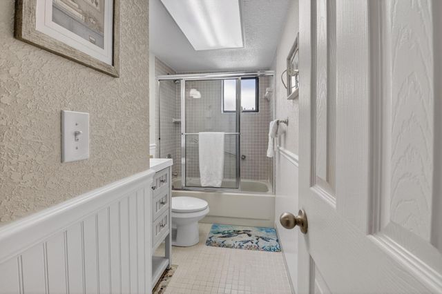 5250 Las Verdes Circle 313, Delray Beach, FL 33484