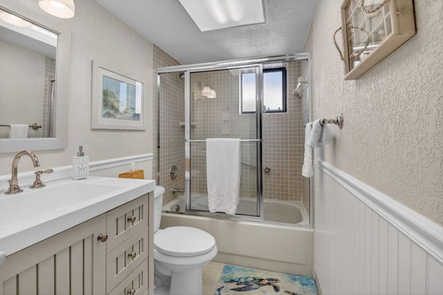 5250 Las Verdes Circle 313, Delray Beach, FL 33484