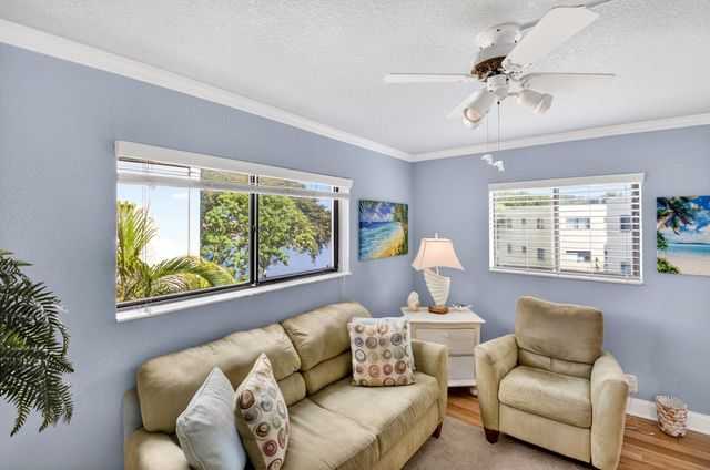 5250 Las Verdes Circle 313, Delray Beach, FL 33484