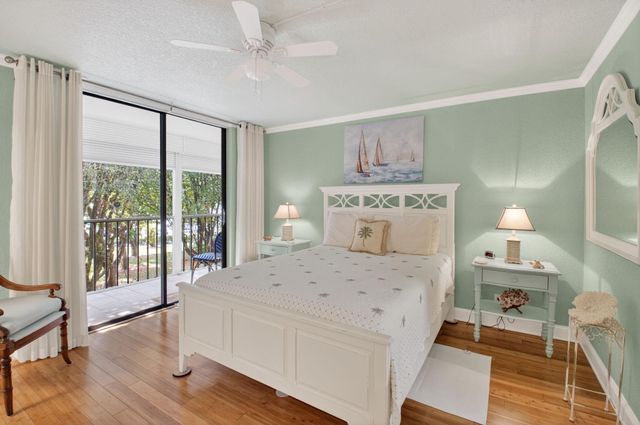 5250 Las Verdes Circle 313, Delray Beach, FL 33484