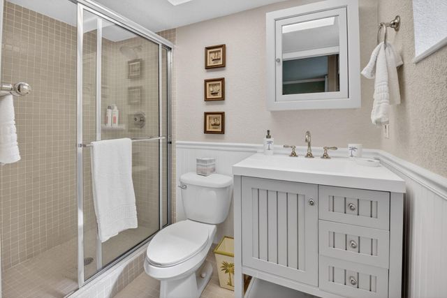 5250 Las Verdes Circle 313, Delray Beach, FL 33484