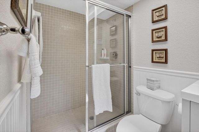 5250 Las Verdes Circle 313, Delray Beach, FL 33484