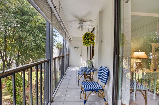 5250 Las Verdes Circle 313, Delray Beach, FL 33484