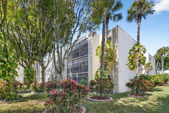 5250 Las Verdes Circle 313, Delray Beach, FL 33484
