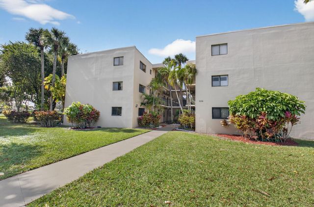 5250 Las Verdes Circle 313, Delray Beach, FL 33484
