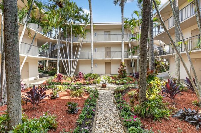 5250 Las Verdes Circle 313, Delray Beach, FL 33484