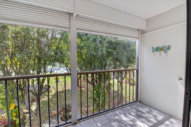 5250 Las Verdes Circle 313, Delray Beach, FL 33484