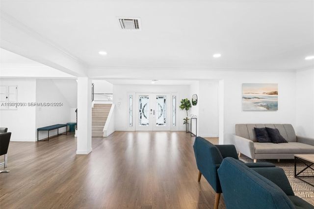 413 Holiday, Hallandale Beach, FL 33009