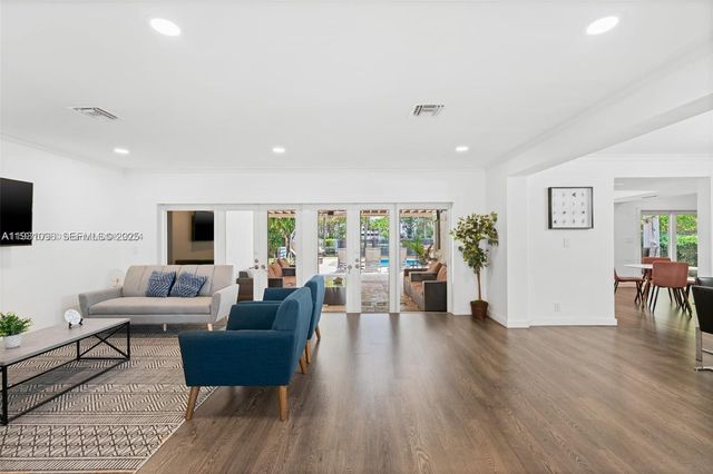 413 Holiday, Hallandale Beach, FL 33009