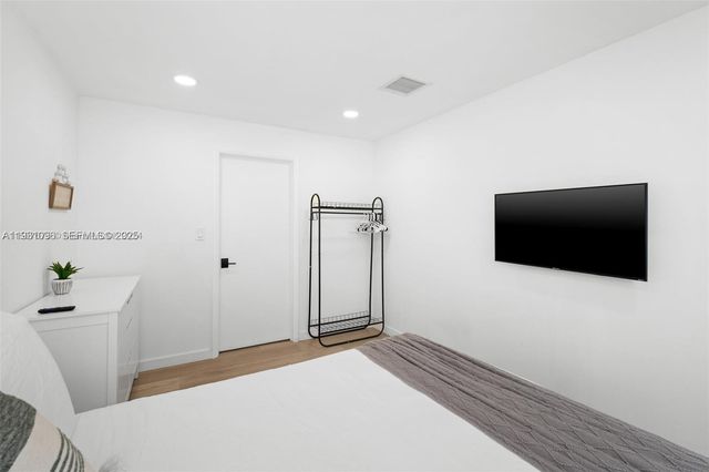 413 Holiday, Hallandale Beach, FL 33009