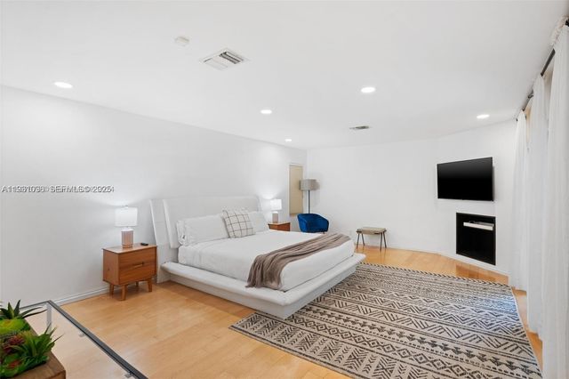 413 Holiday, Hallandale Beach, FL 33009