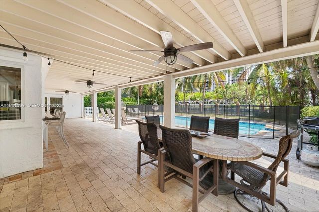 413 Holiday, Hallandale Beach, FL 33009