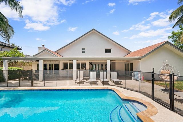 413 Holiday, Hallandale Beach, FL 33009