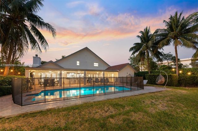 413 Holiday, Hallandale Beach, FL 33009