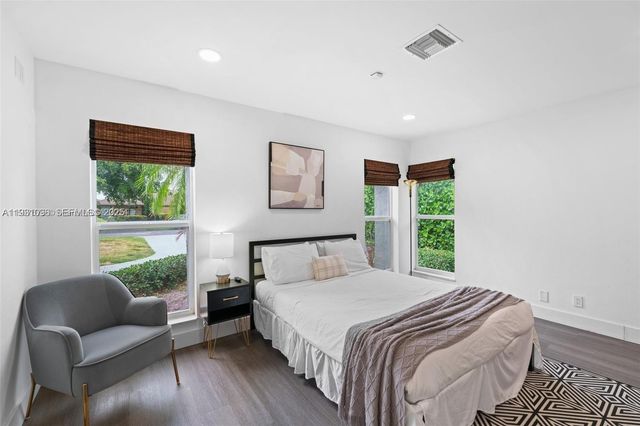 413 Holiday, Hallandale Beach, FL 33009