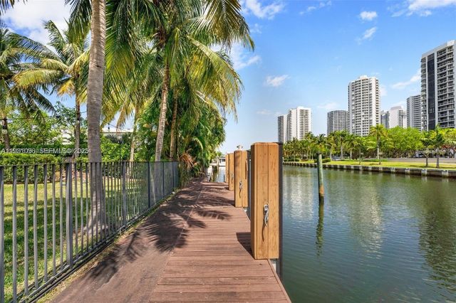 413 Holiday, Hallandale Beach, FL 33009