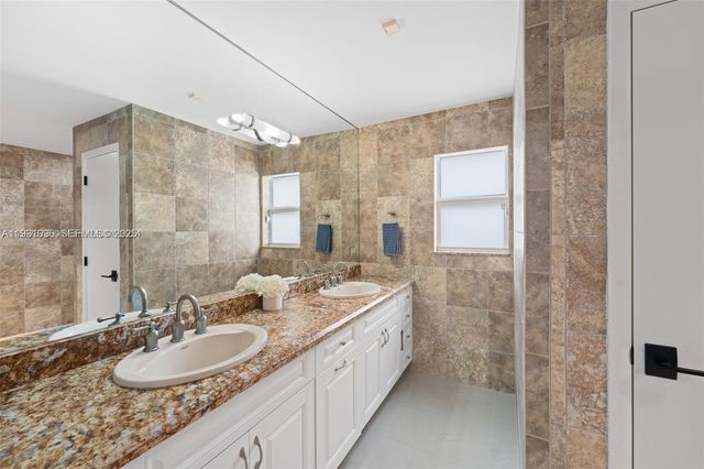 413 Holiday, Hallandale Beach, FL 33009