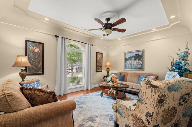 400 Loganberry Road, Branson, MO 65616