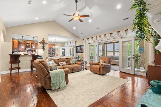 400 Loganberry Road, Branson, MO 65616