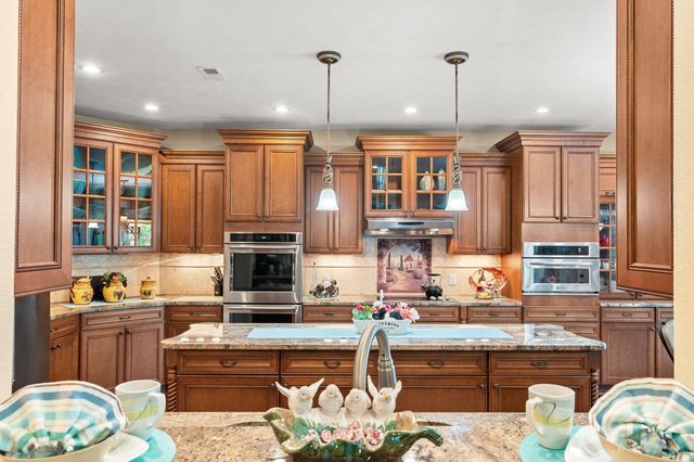 400 Loganberry Road, Branson, MO 65616