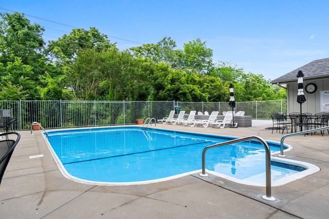 400 Loganberry Road, Branson, MO 65616