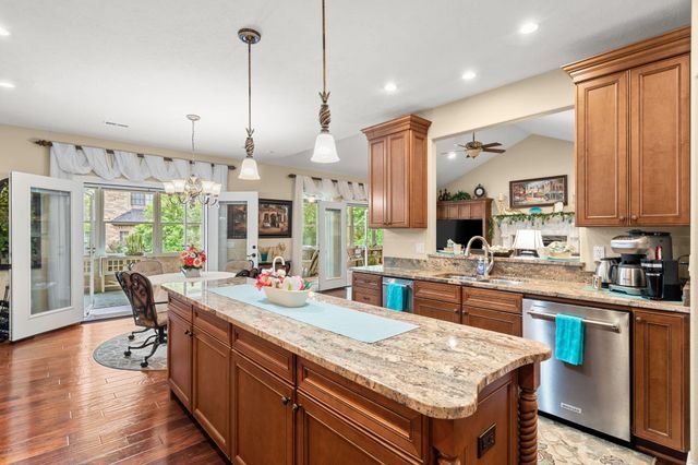 400 Loganberry Road, Branson, MO 65616