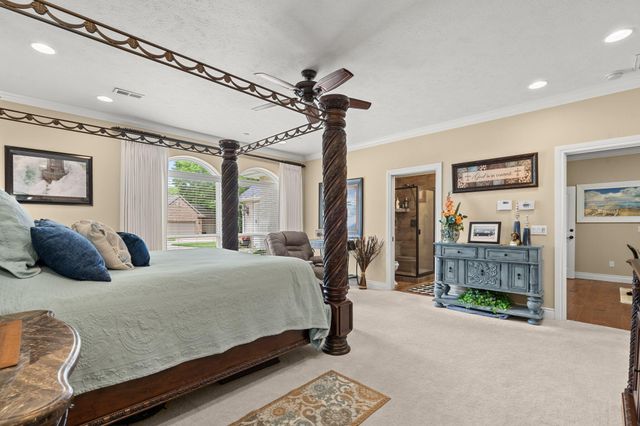 400 Loganberry Road, Branson, MO 65616