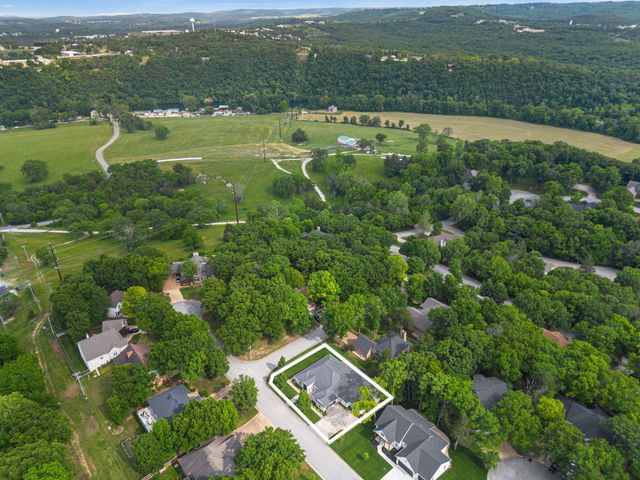 400 Loganberry Road, Branson, MO 65616