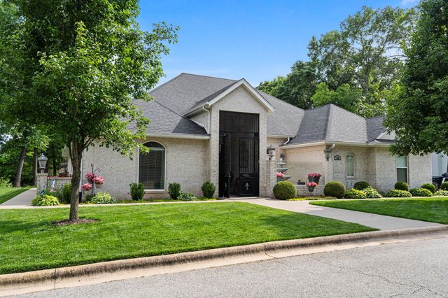 400 Loganberry Road, Branson, MO 65616