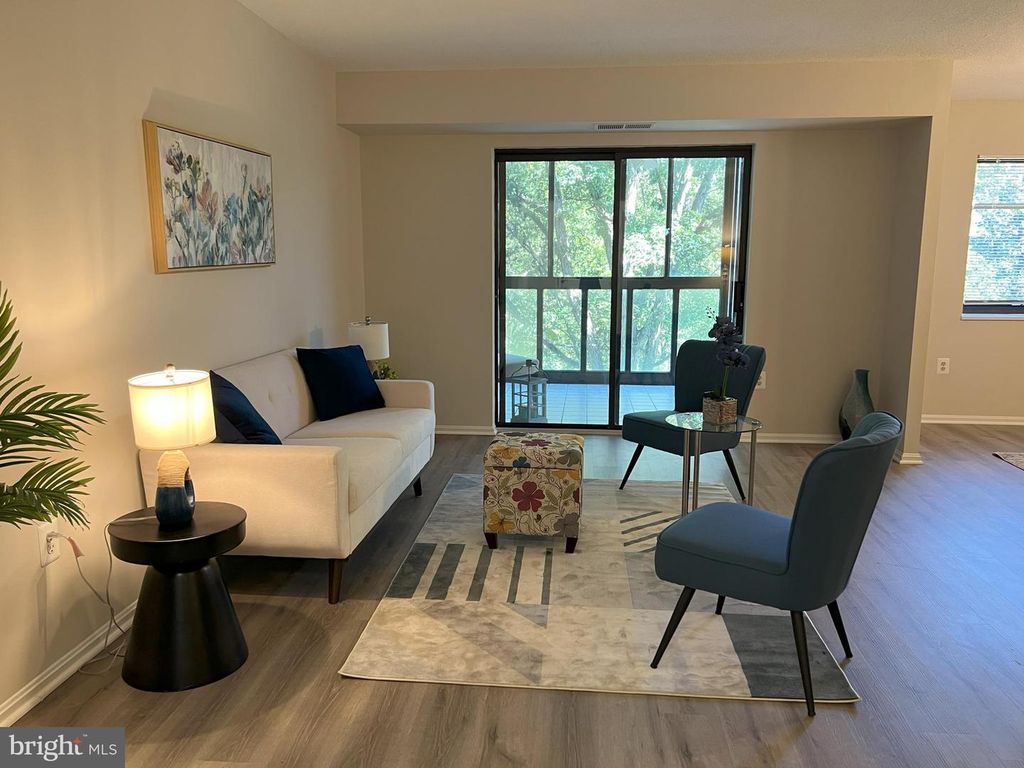 15100 INTERLACHEN DR #4-716, Silver Spring, MD 20906