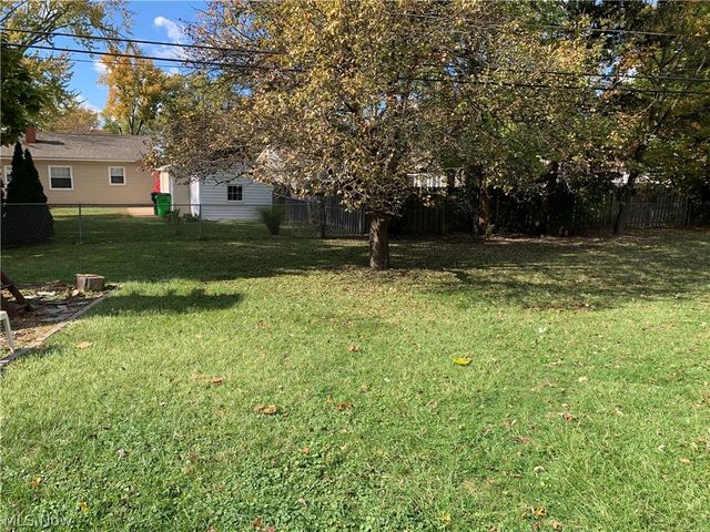 388 Fairwood Circle, Berea, OH 44017