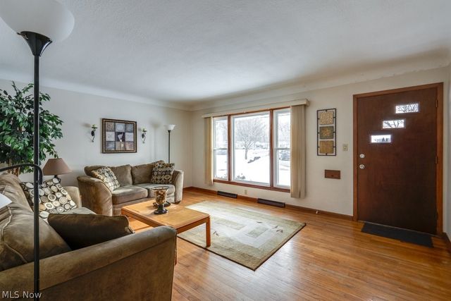 388 Fairwood Circle, Berea, OH 44017