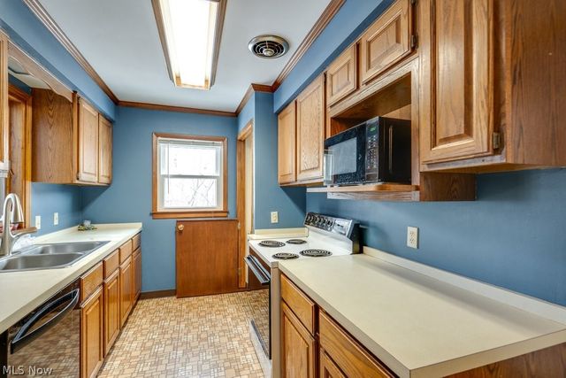 388 Fairwood Circle, Berea, OH 44017