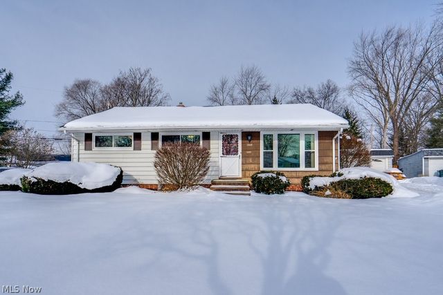 388 Fairwood Circle, Berea, OH 44017