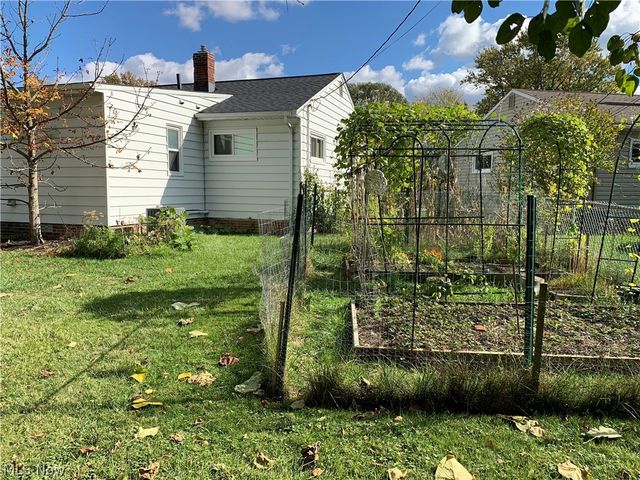 388 Fairwood Circle, Berea, OH 44017