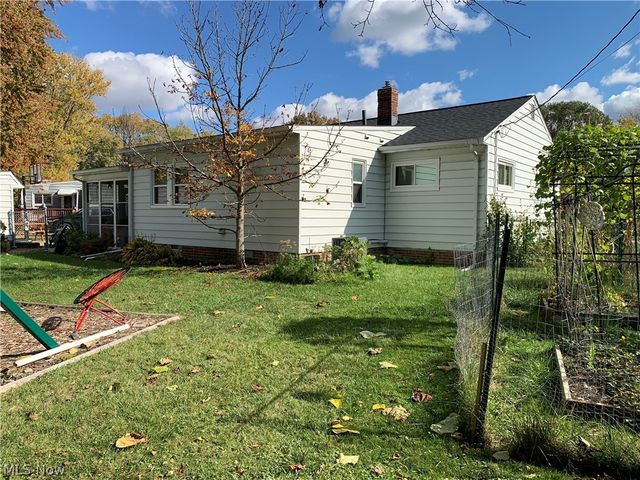 388 Fairwood Circle, Berea, OH 44017