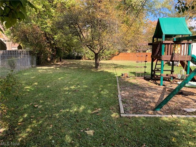 388 Fairwood Circle, Berea, OH 44017