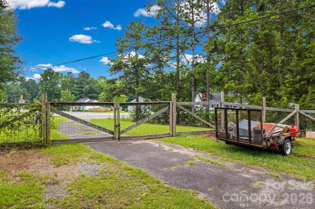 194 Old Limestone Road W, York, SC 29745
