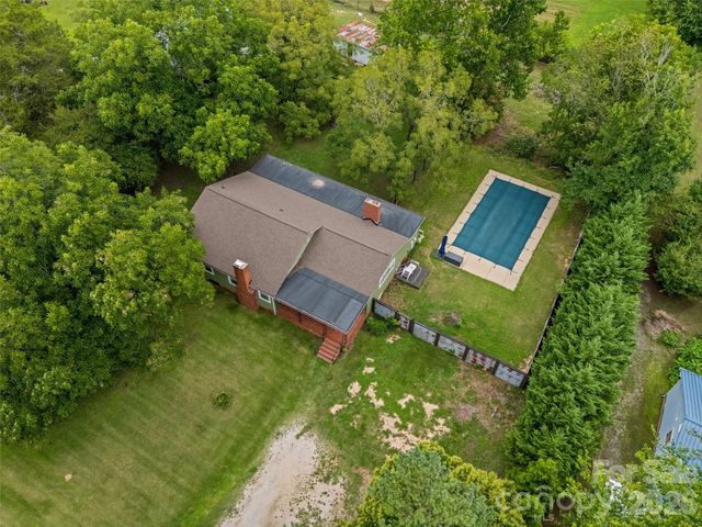 194 Old Limestone Road W, York, SC 29745