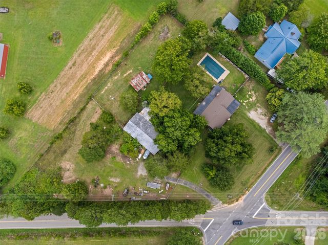 194 Old Limestone Road W, York, SC 29745