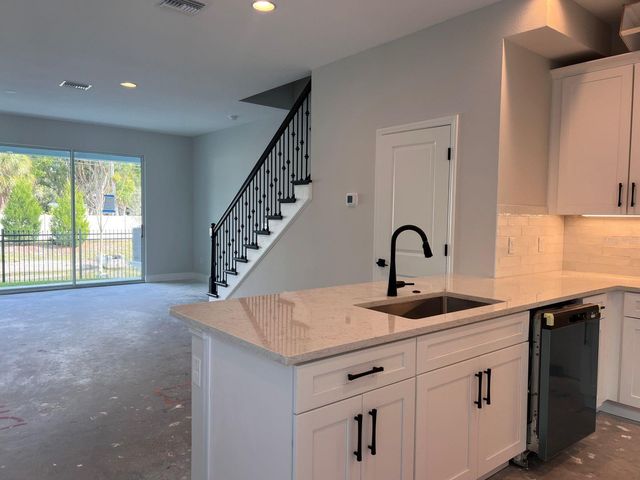 7717 93RD STREET N, Seminole, FL 33777