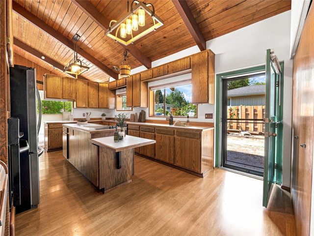 150 S 170th Street, Burien, WA 98148
